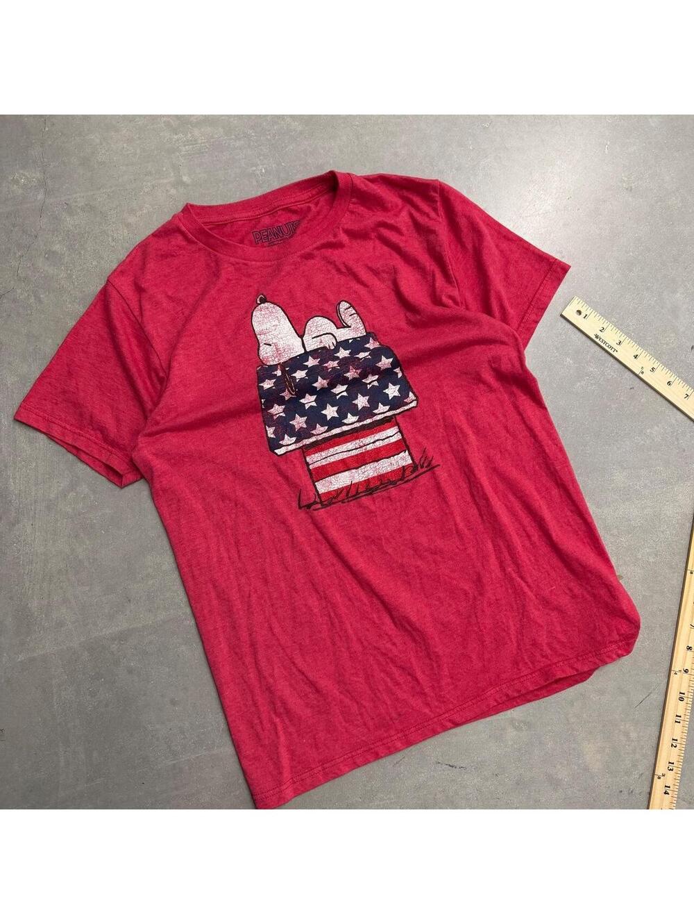 2000s Men's Peanuts Snoopy  United States Special Red Tee Sized Smal